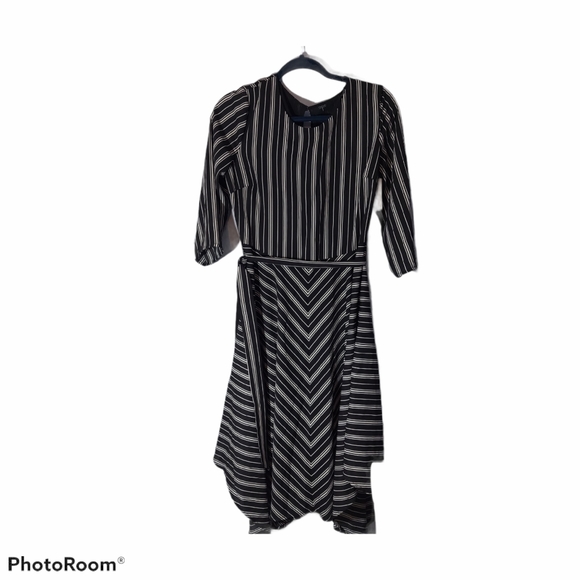Tahari black and white striped dress size 6 - Picture 7 of 7